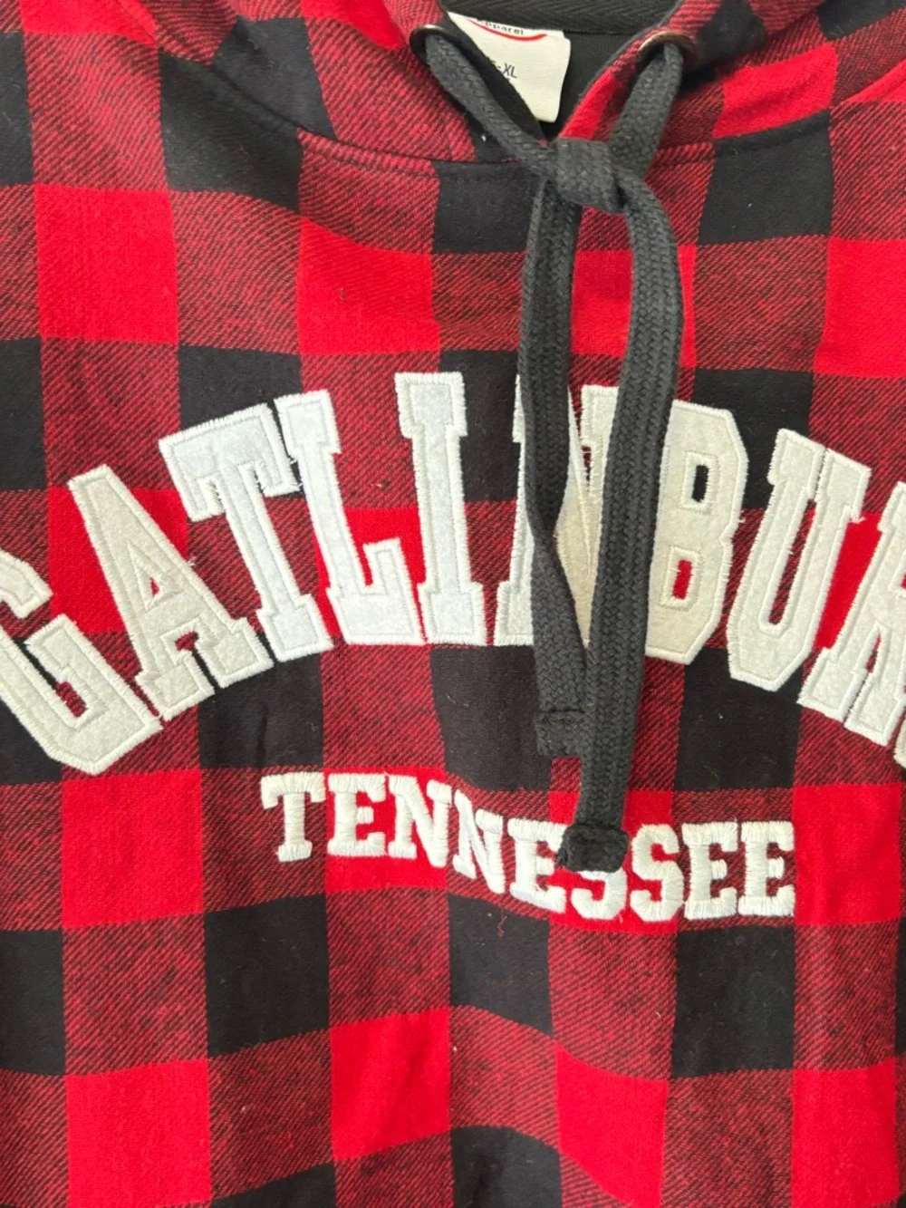 Gatlinburg Tennessee Red & Black Plaid Hoodie Sweater - Picture 6 of 13